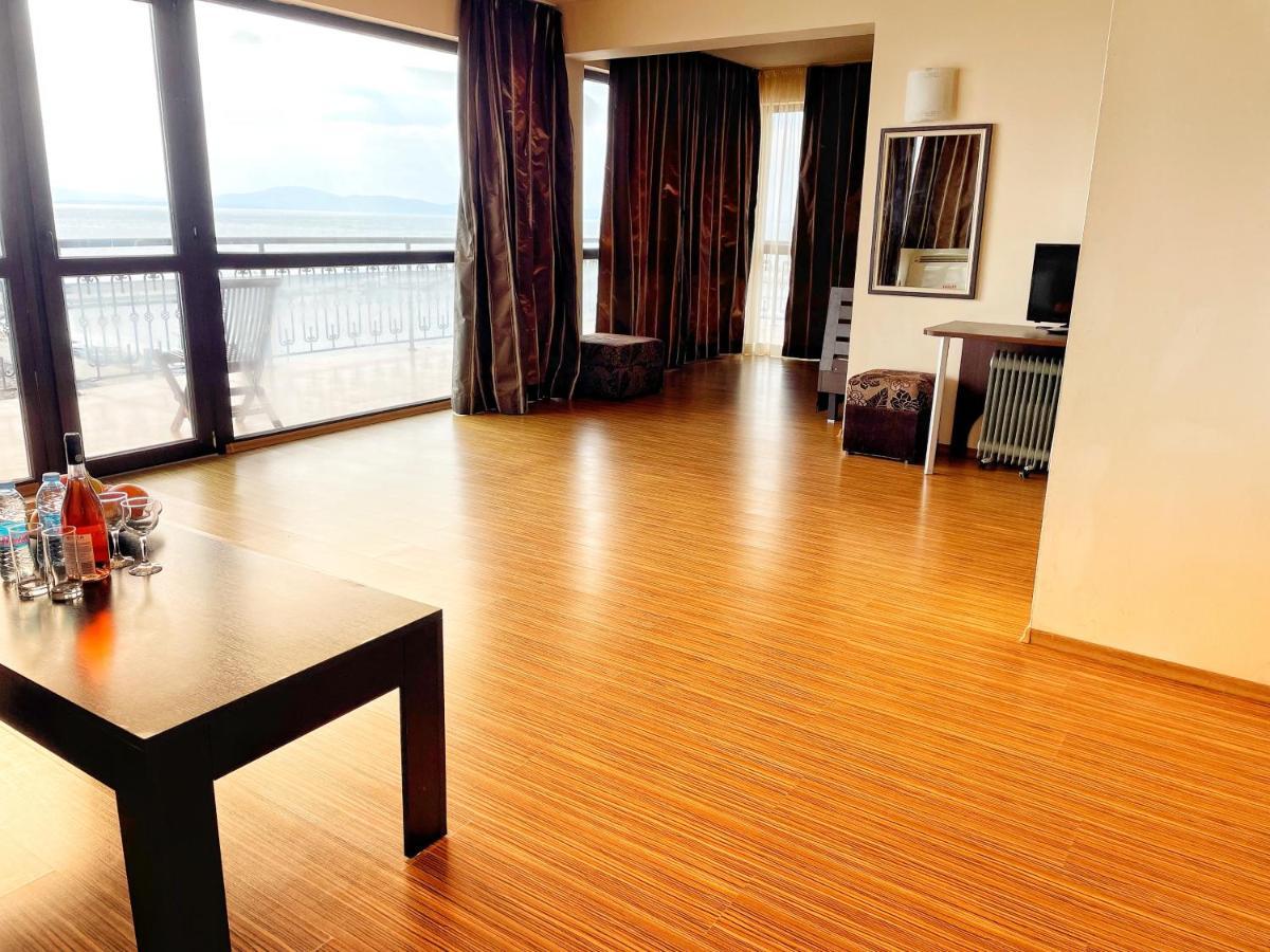 Hotel At The American's Pomorie