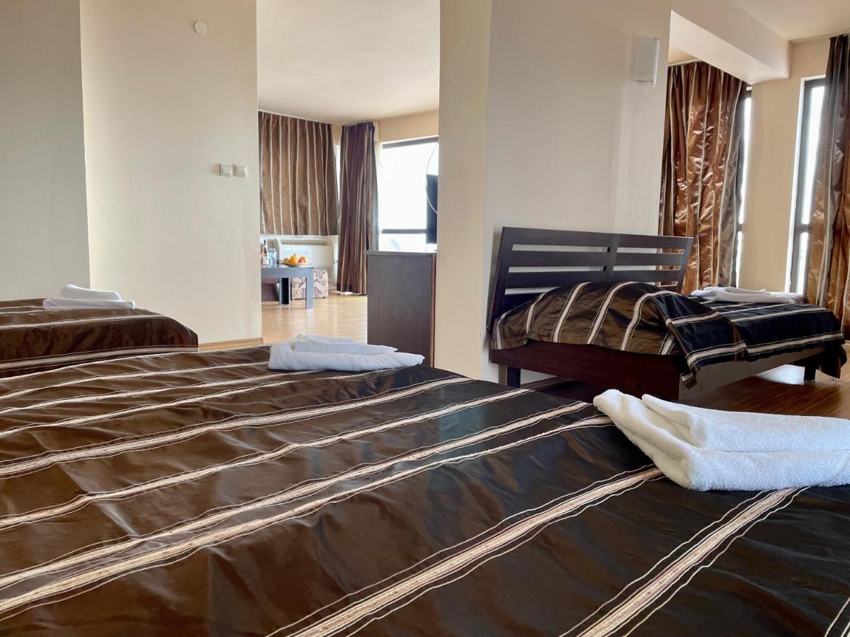At The American's Hotel 3*