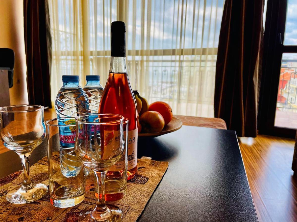 Hotel At The American's 3*
