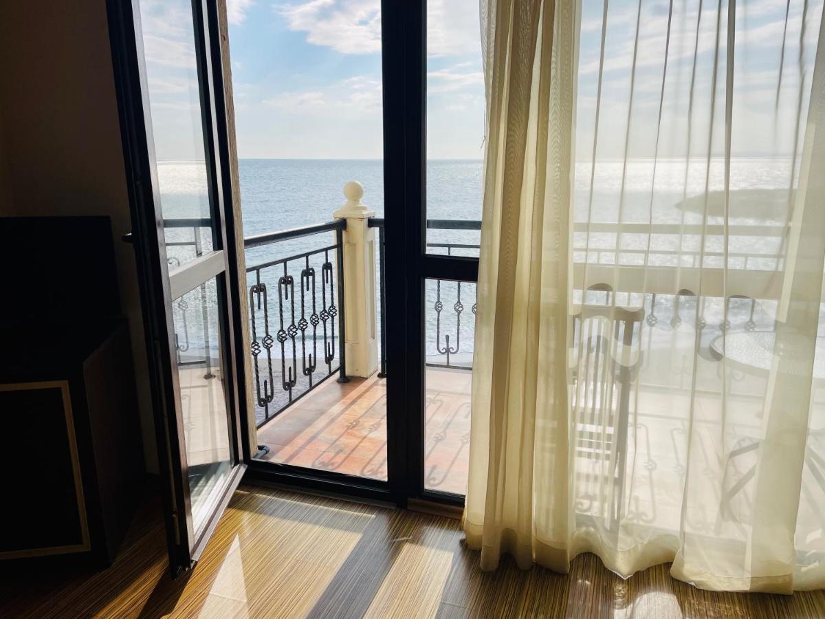 Hotel At The American's Pomorie