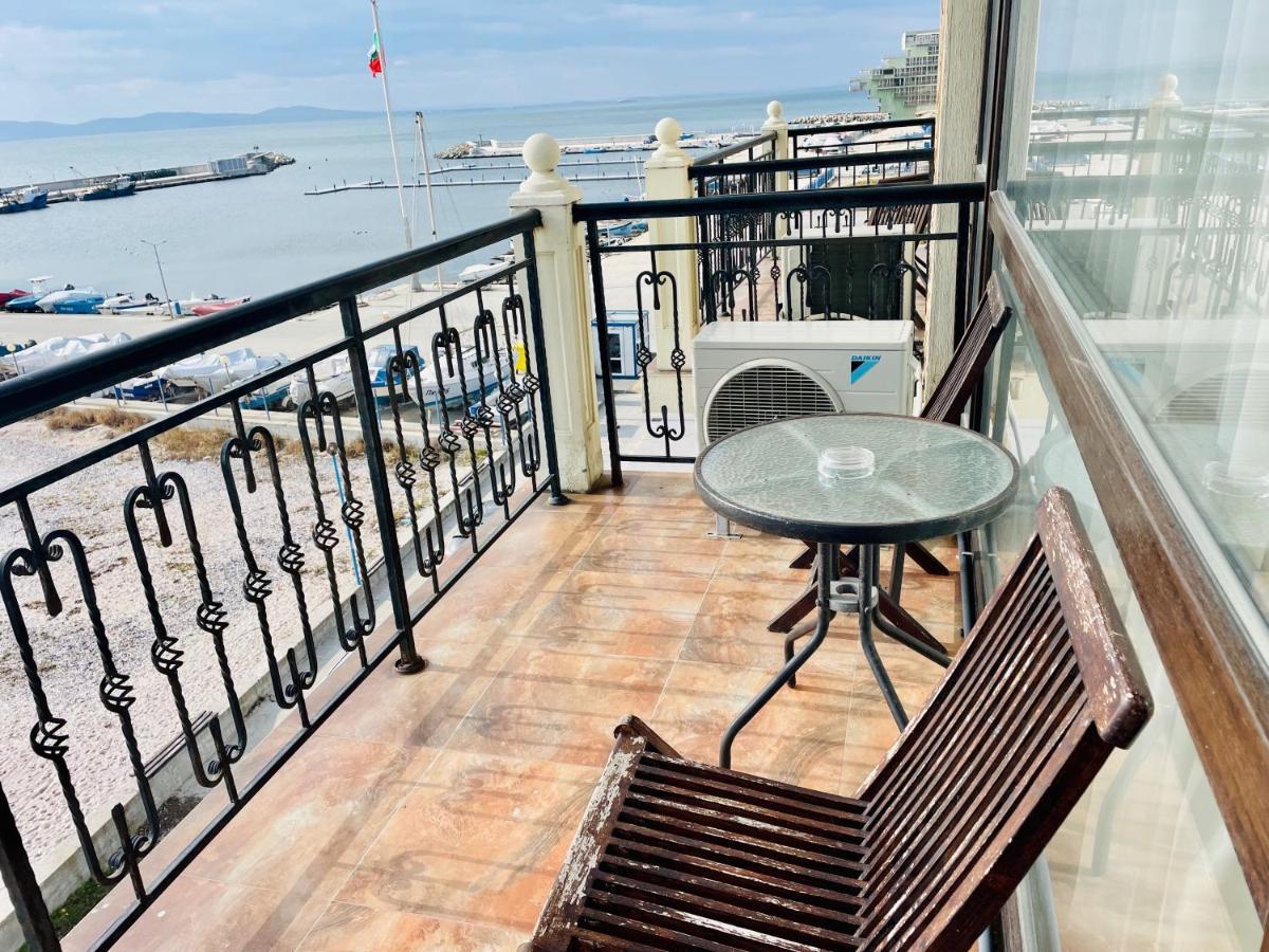 Hotel At The American's Pomorie